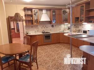 Таунхаус 311м², 4-этажный, участок 8 сот.