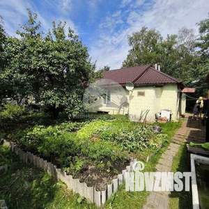 Дом 50м², 2-этажный, участок 6 сот.  