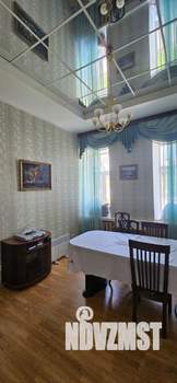 Дом 228м², 3-этажный, участок 10 сот.  