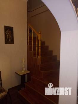 Коттедж 220м², 2-этажный, участок 15 сот.  