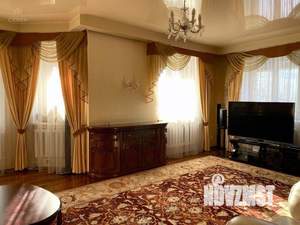 Коттедж 385м², 3-этажный, участок 8 сот.  