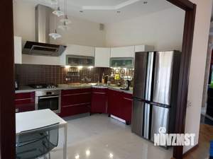 Дом 450м², 3-этажный, участок 11 сот.  
