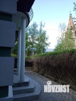 Коттедж 220м², 2-этажный, участок 15 сот.  
