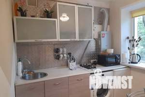 2-к квартира, посуточно, 45м2, 1/5 этаж