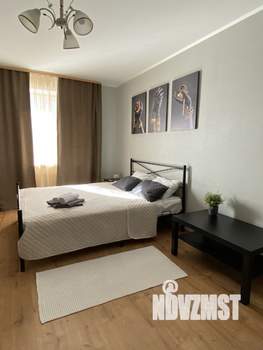 1-к квартира, посуточно, 43м2, 3/7 этаж