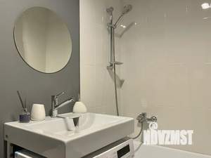 Студия квартира, посуточно, 46м2, 1/4 этаж