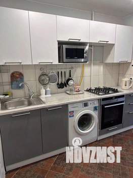 1-к квартира, посуточно, 47м2, 1/1 этаж