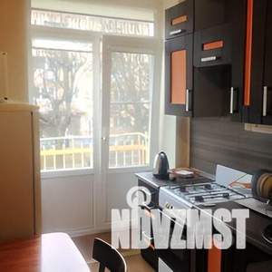 2-к квартира, посуточно, 50м2, 2/3 этаж