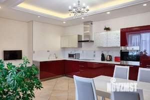 3-к квартира, посуточно, 210м2, 1/1 этаж