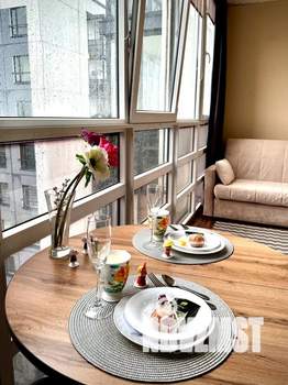 Студия квартира, посуточно, 45м2, 14/18 этаж