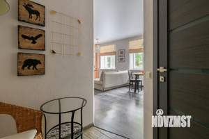 2-к квартира, вторичка, 43м2, 1/4 этаж