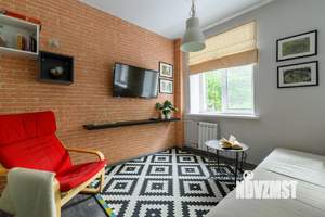 2-к квартира, вторичка, 43м2, 1/4 этаж