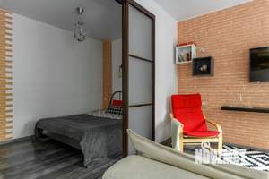 2-к квартира, вторичка, 43м2, 1/4 этаж