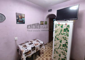 2-к квартира, вторичка, 42м2, 1/5 этаж