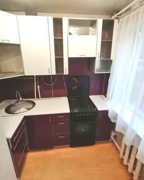 3-к квартира, вторичка, 56м2, 1/2 этаж