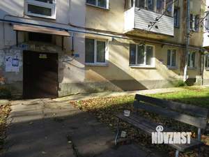 2-к квартира, вторичка, 43м2, 1/4 этаж