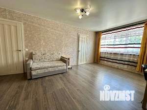2-к квартира, вторичка, 42м2, 1/4 этаж