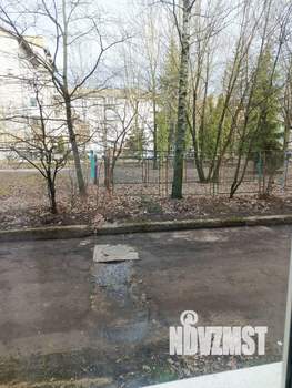 2-к квартира, вторичка, 43м2, 1/4 этаж