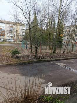 2-к квартира, вторичка, 43м2, 1/4 этаж
