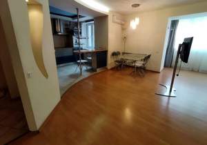 3-к квартира, вторичка, 74м2, 1/9 этаж