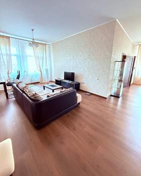 2-к квартира, вторичка, 82м2, 2/4 этаж