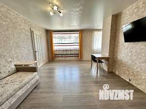 2-к квартира, вторичка, 42м2, 1/4 этаж